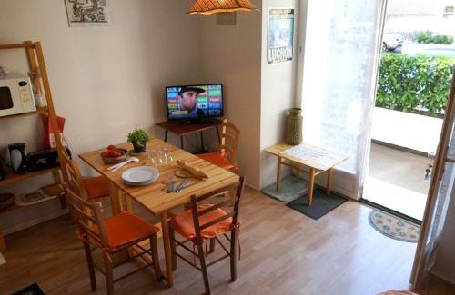 Bagneres-de-Luchon Apartment | Charmant T2 RDC avec Jardinet et Parking, Proche Thermes et Commerces - FR-1-313-152