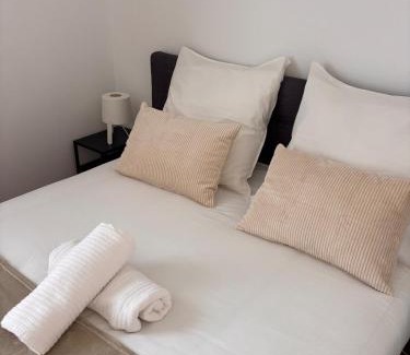 Rive Droite Apartment | Charmant T3 Vue Mer & Confort en Plein Centre