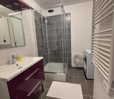 Rive Droite Apartment | Charmant T3 Vue Mer & Confort en Plein Centre