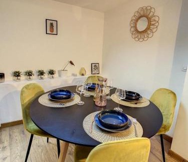 Chantilly Apartment | Charmant triplex centre-ville de Chantilly