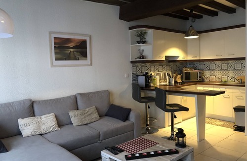 Old Town Apartment | Charmant Zola