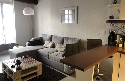 Old Town Apartment | Charmant Zola