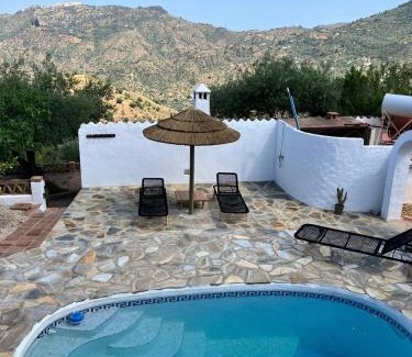 Colmenar House | Charmante casita met veranda en privé zwembad op een kleinschalige Finca