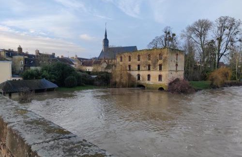 Montfort-le-Gesnois House | charmante chambre chez l'habitant