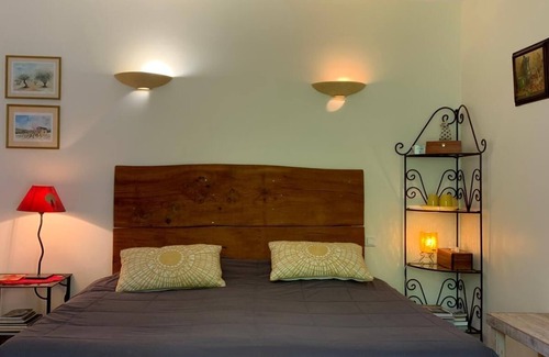 Venasque Bed & Breakfast | Charmante Chambre D'hôte au Coeur de la Provence à Venasque