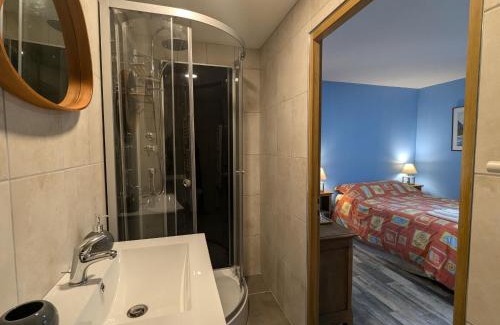 Rehaupal Bed & Breakfast | Charmante Chambre Myosotis avec Jardin et DVD - FR-1-589-665