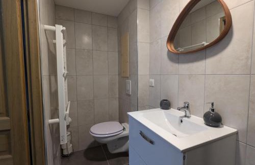 Rehaupal Bed & Breakfast | Charmante Chambre Myosotis avec Jardin et DVD - FR-1-589-665