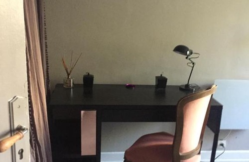 Cimiez Bed & Breakfast | Charmante chambre privée 5/10 mn du CentreVille/Port-Jardin/Parking