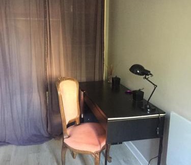Cimiez Bed & Breakfast | Charmante chambre privée 5/10 mn du CentreVille/Port-Jardin/Parking