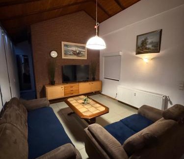 Meyenfeld House | Charmante Ferienwohnung in Garbsen Stilvoll Geräumig