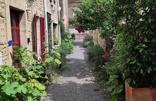 Saint-Regnobert-de-la-Cote-de-Nacre House | Charmante Maison de Pêcheur Dans une Venelle. Mer à 200 m