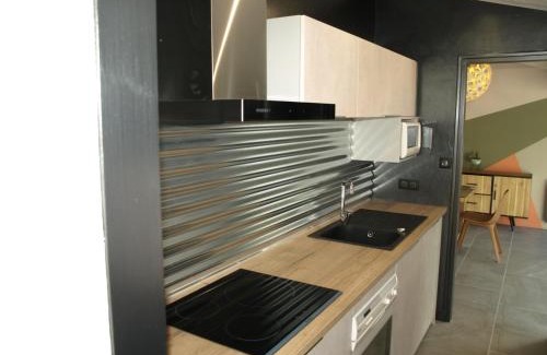 Saint-Jean-de-Monts House | Charmante maison rénovée en lisière de forêt, 600m de la plage, 2 jardins clos, confort moderne - FR-1-323-371