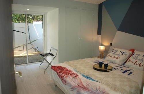 Saint-Jean-de-Monts House | Charmante maison rénovée en lisière de forêt, 600m de la plage, 2 jardins clos, confort moderne - FR-1-323-371
