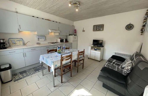 Saint-Jean-de-Monts House | Charmante maison à Saint-Jean-de-Monts, 400m de la plage, terrasse, jardin, parking et ménage inclus - FR-1-224C-198