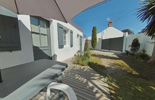 L'Epine House | Charmante maison à 250m de la plage avec jardin, terrasse ensoleillée et garage à vélo, L'Épine - FR-1-224B-161