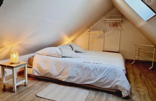 Iwuy House | Charmante Maison 50 m² avec Terrasse et Parking - Tout Inclus, Proche Cambrai et Activités Nautiques - FR-1-510-202