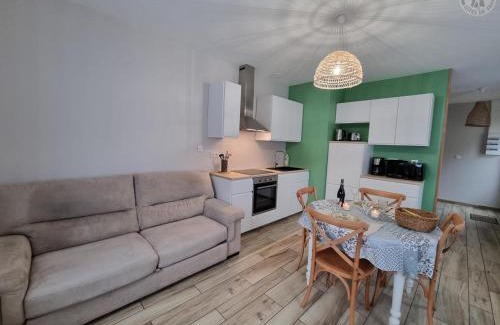 Iwuy House | Charmante Maison 50 m² avec Terrasse et Parking - Tout Inclus, Proche Cambrai et Activités Nautiques - FR-1-510-202