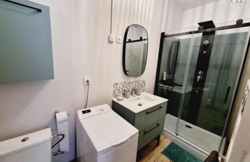 Iwuy House | Charmante Maison 50 m² avec Terrasse et Parking - Tout Inclus, Proche Cambrai et Activités Nautiques - FR-1-510-202
