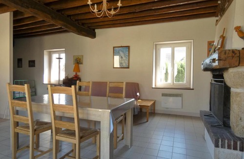 Luplante House | Charmante maison de ferme avec pigeonnier, jardin, cheminée et salle de jeux à Aufferville - FR-1-581-38