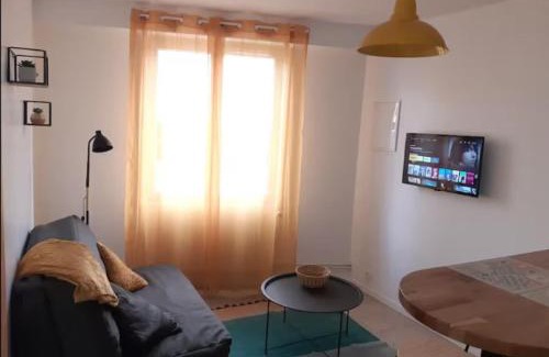 Chateauroux House | charmante maison de ville 4 pers wifi