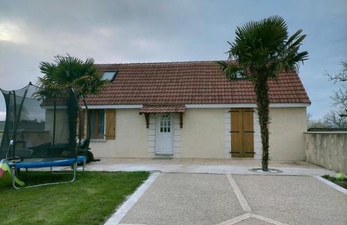 Chateauroux House | charmante maison familiale avec piscine et Jacuzzi