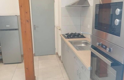 Saint-Barthelemy-de-Vals House | Charmante Maison Mitoyenne sur 2 Niveaux