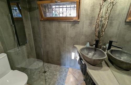 Uzemain House | Charmante maisonnette en pierre près d'Épinal - FR-1-589-804
