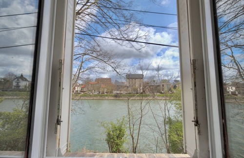 Joinville-le-Pont House | Charmante Petite Maison Située sur une île des Bords de Marne à 15 mn de Paris