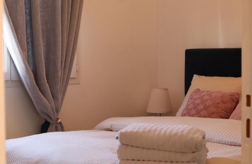 La Lande-de-Fronsac Apartment | charmante petite maison avec spa, piscine chauffé et salle de fitness