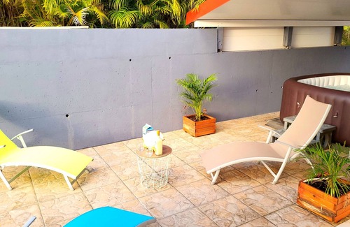 Trois-Ilets Villa | Charmante Petite Villa Avec Bain à Remous, à 700 Mètres de la Plage !