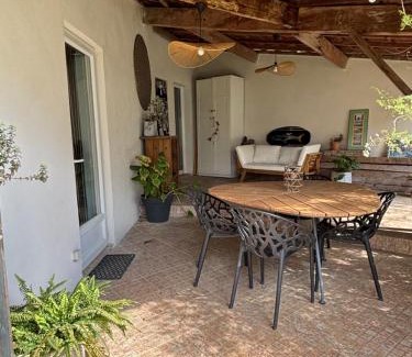 Castelnau-le-Lez Ski Chalet | Charmante petite maison avec terrasse et jardin, proche tram