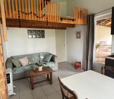 Castelnau-le-Lez Ski Chalet | Charmante petite maison avec terrasse et jardin, proche tram