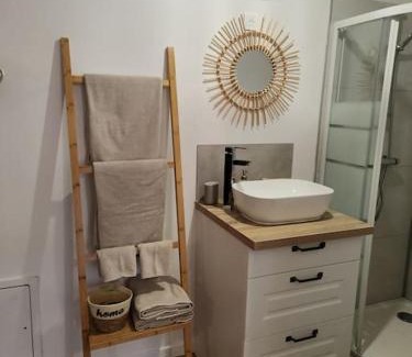 Tremblay House | Charmante petite maison de bourg avec spa