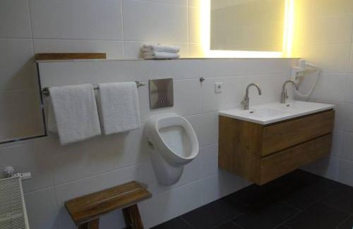 Oberhof Apartment | Charmante rustikale Jägersuite mit el Kamin H2O Therme Oberhof