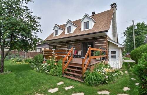 St. Jerome Cottage | Charmante, spacieuse maison canadienne/Charming and very spacious Canadian house