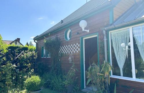 Auguaise House | Charmante studette au calme avec terrasse et parking