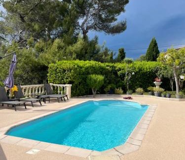 La Pointe Apartment | Charmante Villa à 15 min de Nice avec piscine