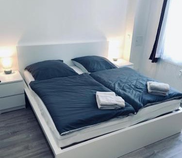 Lutherviertel House | Charmantes Zimmer mit Parkplatz & Restaurant