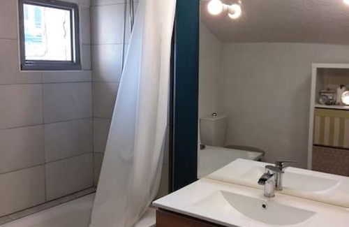 Aramon Apartment | Charme centre historique 17e siècle