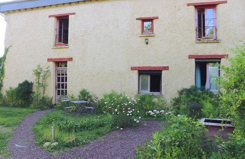 Saint-Meen-le-Grand Cottage | Charme et Nature - Room in a mud house in Brocéliande country