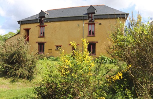 Saint-Meen-le-Grand Cottage | Charme et Nature - Room in a mud house in Brocéliande country