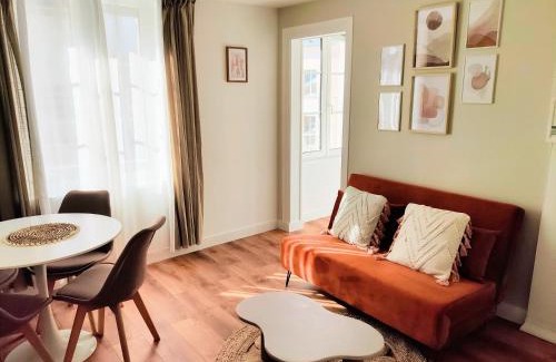 Lisieux Apartment | CHARME & VUE IMPRENABLE - Face au Jardin de L'Évêché