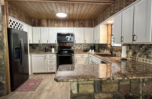Broken Bow Cabin | Charmed! A Hochatown gem - private, NEW HOT TUB, and great location!