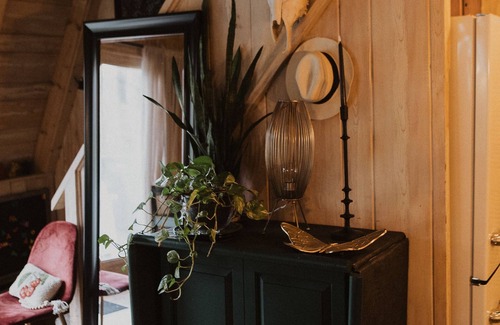 Boone Ski Chalet | Charmed @CherryHideaway - 1970s Vintage Modern - Mountain A-Frame - Dog Friendly