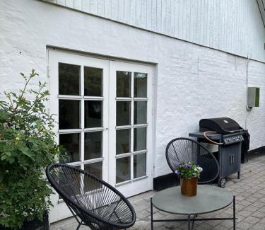 Hjørring Apartment | Charmerende lejlighed på landet med privat skov