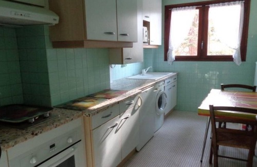 Amelie-les-Bains-Palalda Apartment | Charming F2 Apartment with Terrace & Parking in Amélie-les-Bains, Pet-Friendly