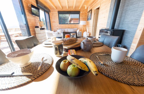 Besse-et-Saint-Anastaise Ski Chalet | Charming chalet in Besse
