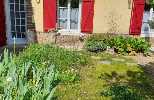 Nouvelle d'Arrou Cottage | Charming Family-Friendly Getaway with Garden, Mezzanine & Games Room in Arrou