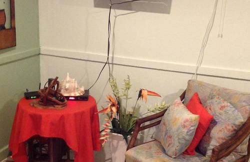 Mesepa Cottage | Charming Island Cottage With Modern Comforts Located Close To Island Sites