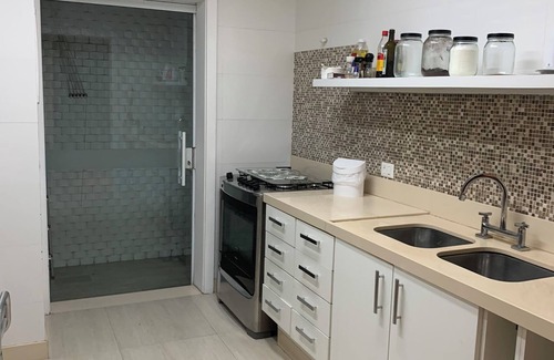 Zona Sul House | Charming 2-bedroom house with WiFi, AC in Humaitá near the lagoon